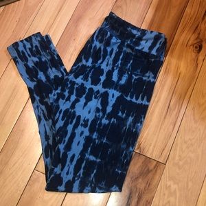 LuLaRoe Tall & Curvy leggings